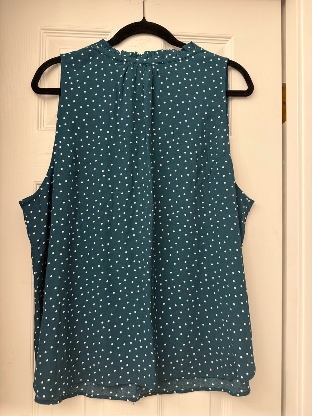 LOFT Precious Emerald Dotted Ruffle Neck Button Shell - Petite XXLP - Picture 3 of 4